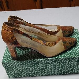J. Renee Charade Gold & Multicolor Painted Look Mesh Sides Pump Heels Size 9.5
